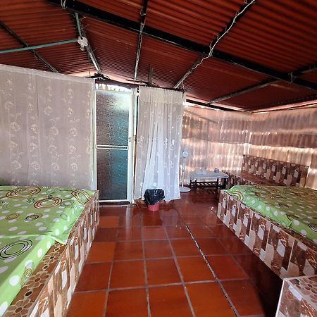 Alojamiento Casa De Campo Los Cactus Villavieja Bagian luar foto
