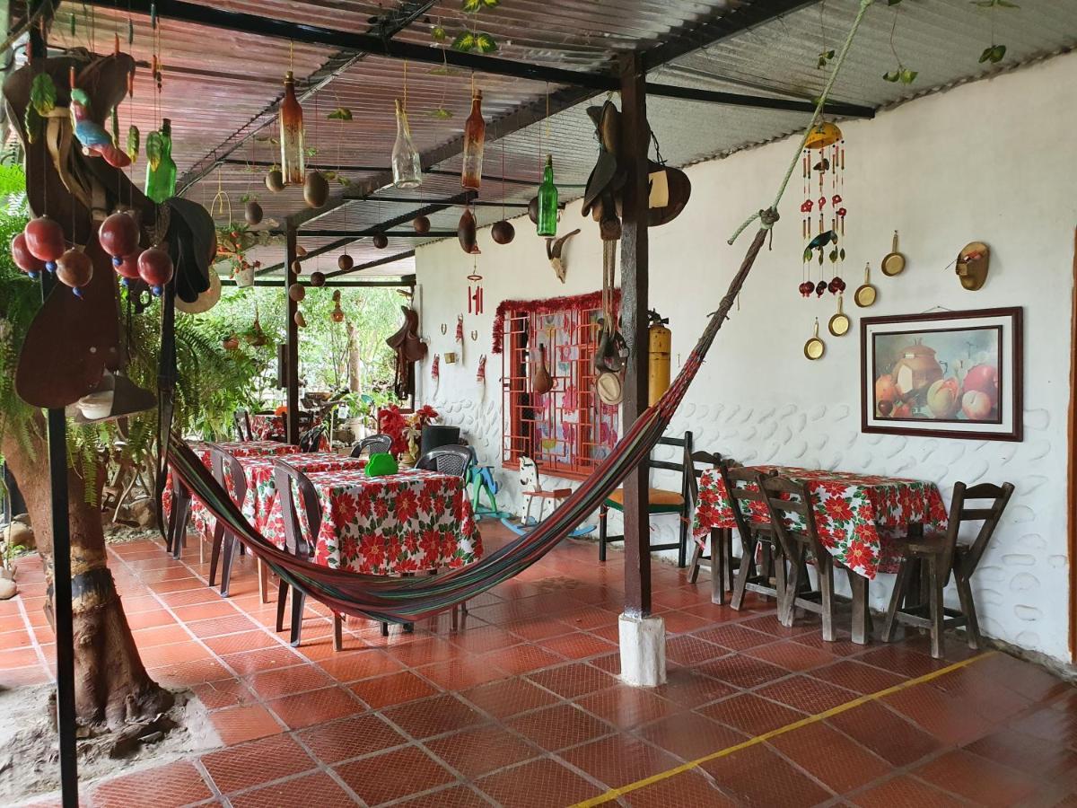 Alojamiento Casa De Campo Los Cactus Villavieja Bagian luar foto