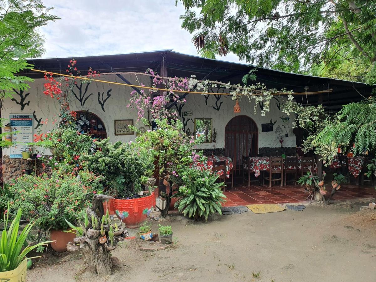 Alojamiento Casa De Campo Los Cactus Villavieja Bagian luar foto