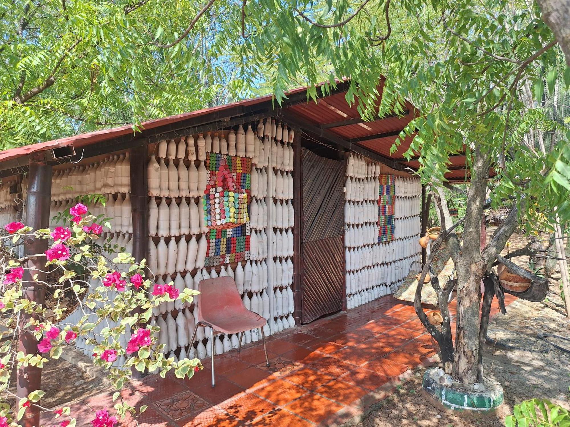 Alojamiento Casa De Campo Los Cactus Villavieja Bagian luar foto