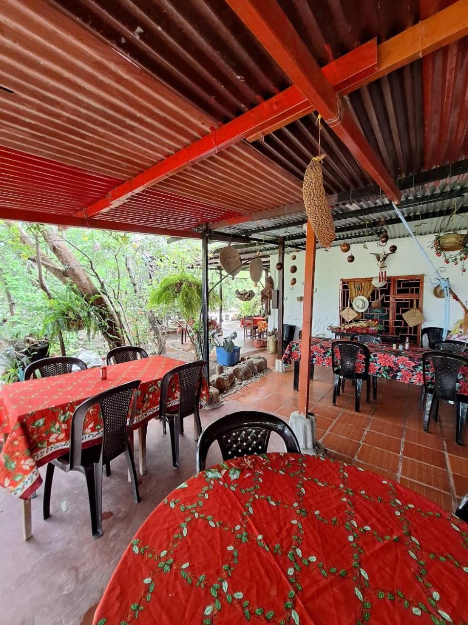 Alojamiento Casa De Campo Los Cactus Villavieja Bagian luar foto