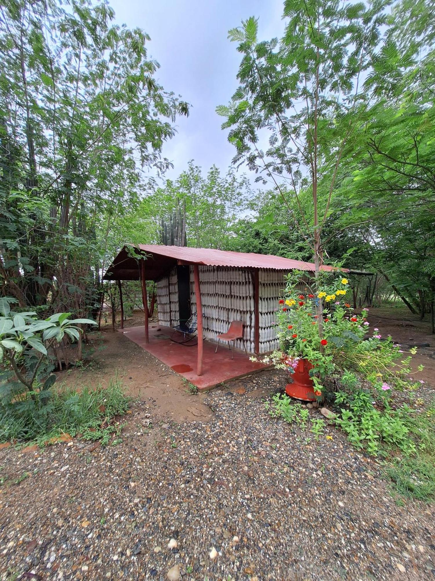 Alojamiento Casa De Campo Los Cactus Villavieja Bagian luar foto