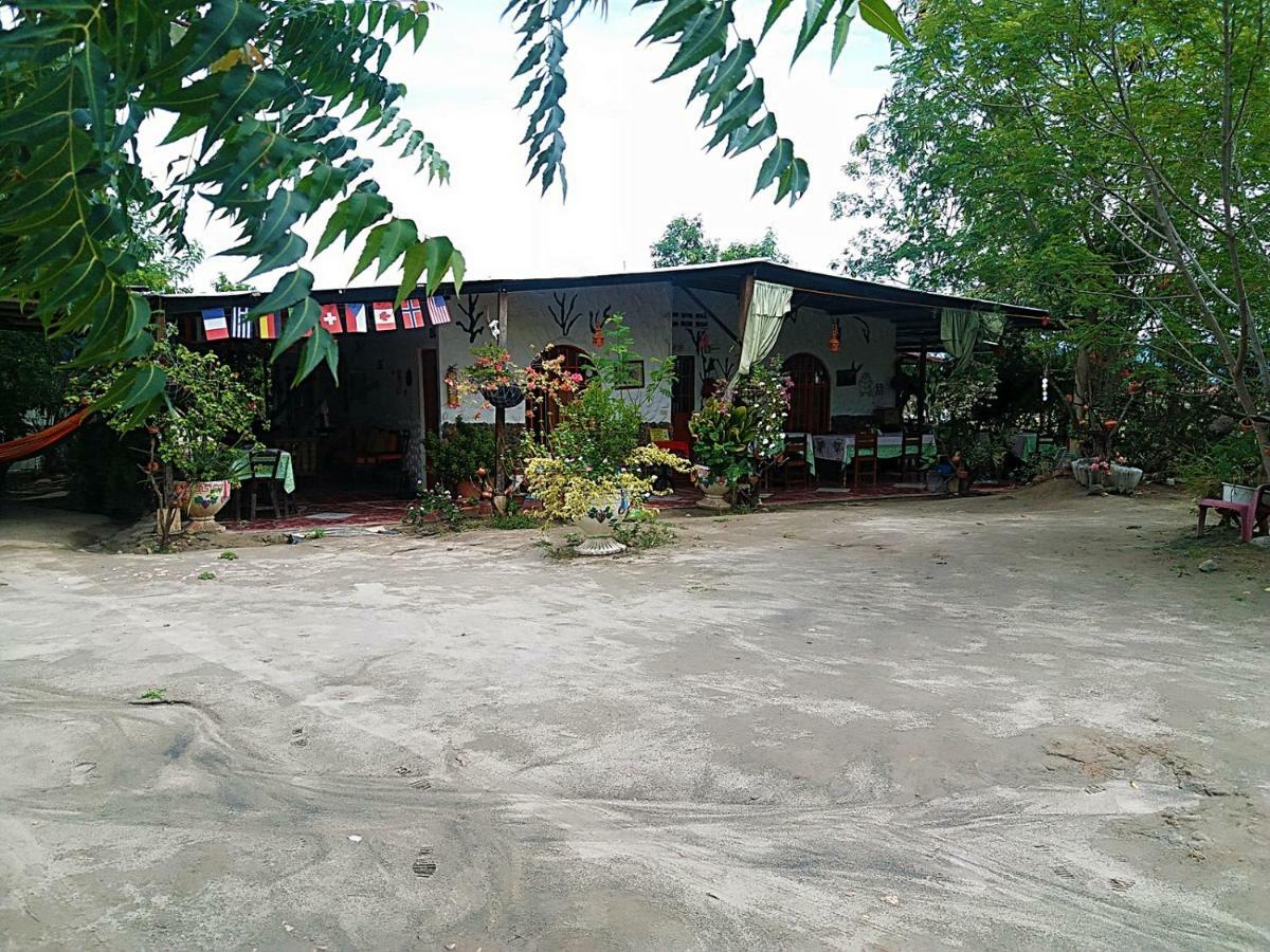 Alojamiento Casa De Campo Los Cactus Villavieja Bagian luar foto